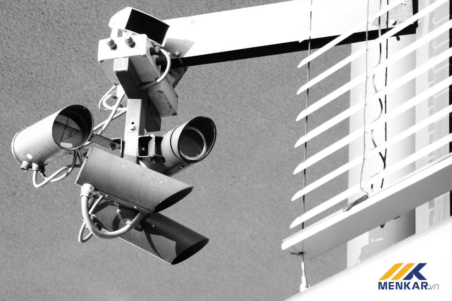 Cụm camera giám sát an ninh doanh nghiệp