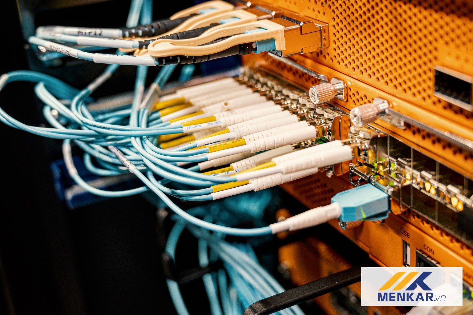 Tủ rack và cáp mạng tại KCN Nomura